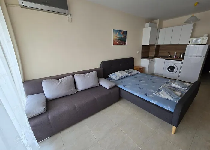 студиa блу минута от плажа Apartament